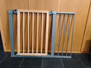 Barrera seguridad Munchkin + extensión 28 cm.
