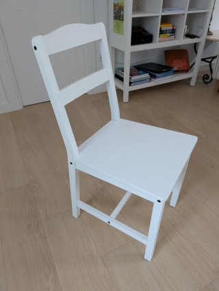 Mesa extensible y 4 sillas de IKEA