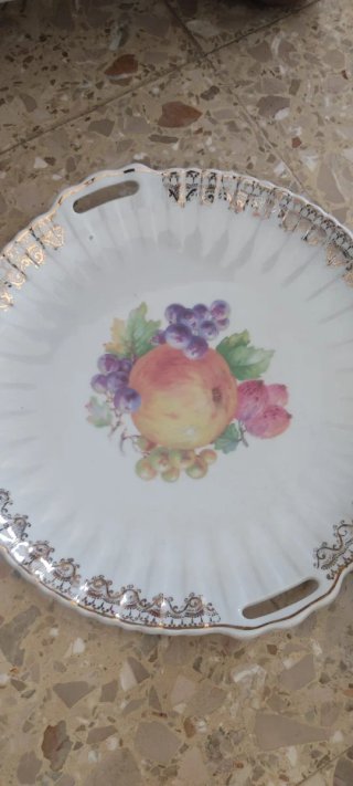 Vajilla de porcelana Santa Clara con borde dorado