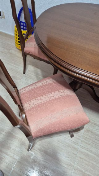 Mesa de comedor y 6 sillas