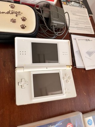 Nintendo DS Lite Blanca + Accesorios y Juegos