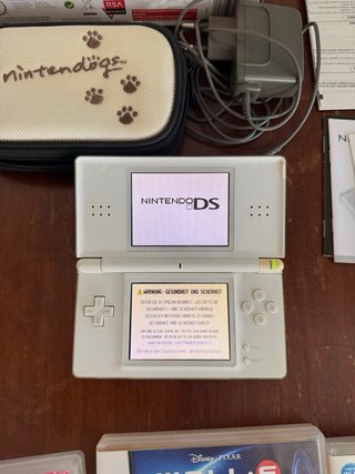 Nintendo DS Lite Blanca + Accesorios y Juegos