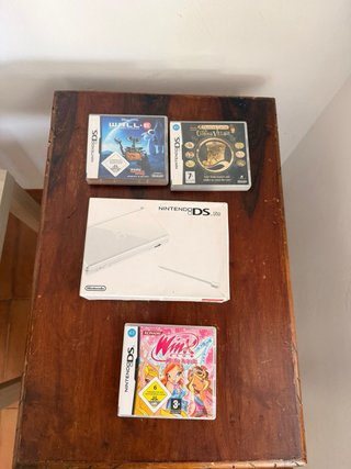 Nintendo DS Lite Blanca + Accesorios y Juegos