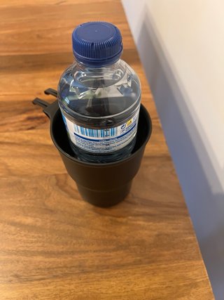 Vaso para coche con rejilla ventilación