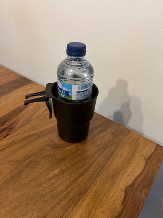 Vaso para coche con rejilla ventilación