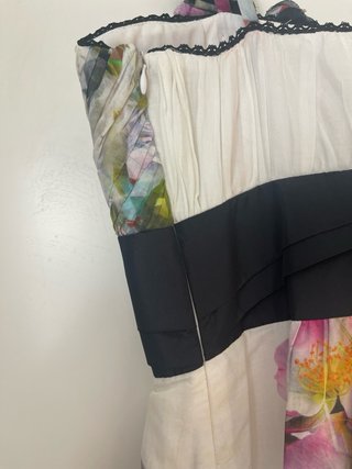 Vestido Alba Conde floral talla 40