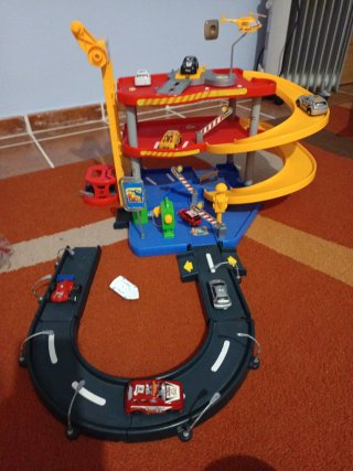 Parking de Juguete con Coches