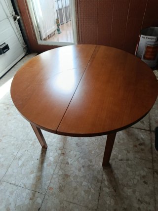 Mesa camilla con 2 ropas