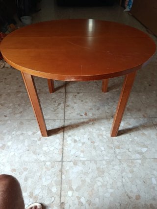 Mesa camilla con 2 ropas