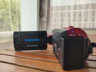 Videocámara Samsung 65x Zoom Roja