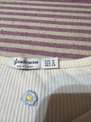 Stradivarius Camiseta Flores