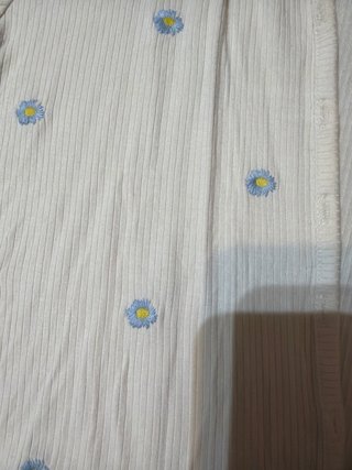 Stradivarius Camiseta Flores