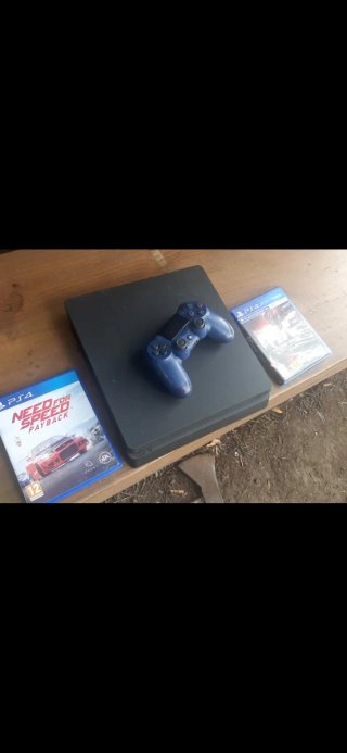 PS4 (PlayStation 4) Negra + Mando y Juegos y cable