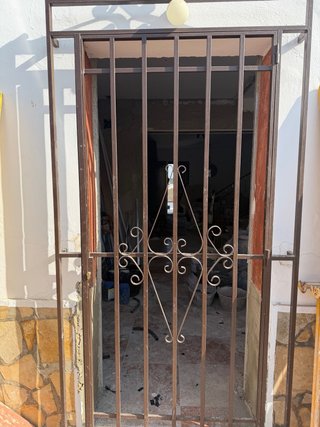 Reja de hierro para puerta exterior