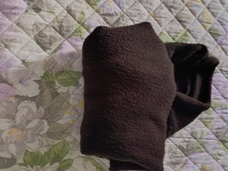 Maglione marrone con bottoni
