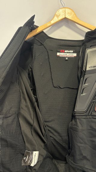 Camiseta Balística EVS G6 Negra. Ligera. POCO USO.