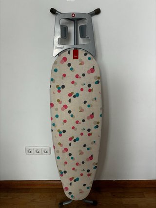 Tabla de planchar con funda estampada