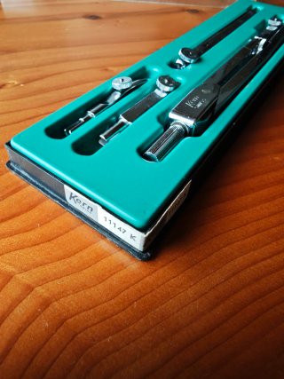 Compás KERN SWISS antiguo vintage con estuche