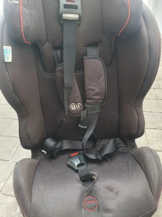 Silla de coche para bebé Penguin con Isofix.