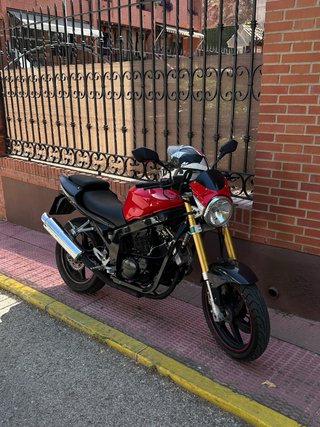 Hyosung GT125 Comet