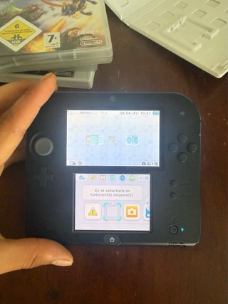 Nintendo 2DS Negra + 4 Juegos