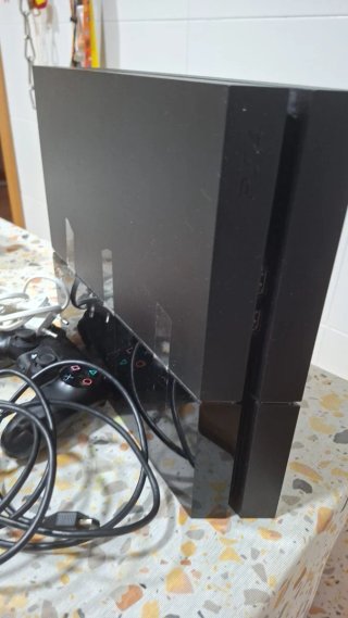 Consola Playstation 4 Negra