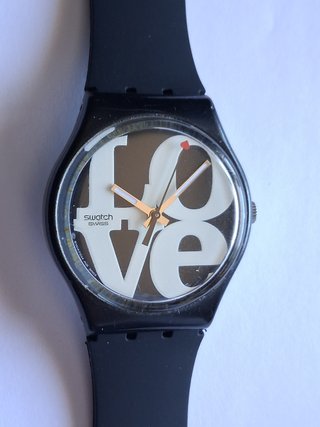 Reloj Swatch Love Negro y Blanco