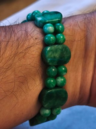 Pulsera jade verde con pastillas y bolas