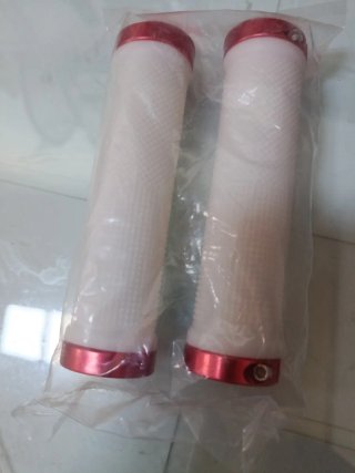 Puños Bicicleta Blancos con Rojo