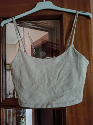 Top beige tirantes