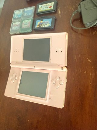 Nintendo DS Lite Rosa + Accesorios