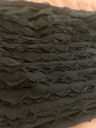 Top sin tirantes negro texturizado