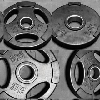 3 de 5kg y 1 de 2.5kg