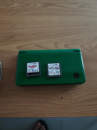 Nintendo DSI XL Verde + Cargador