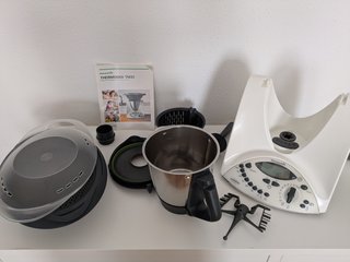 Thermomix TM31 con accesorios y transportín