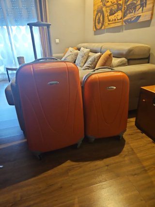 Juego de maletas naranja