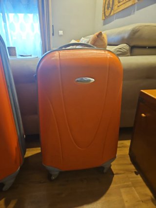 Juego de maletas naranja