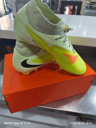 Botas de fútbol Nike