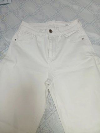 Pantalón vaquero blanco ancho