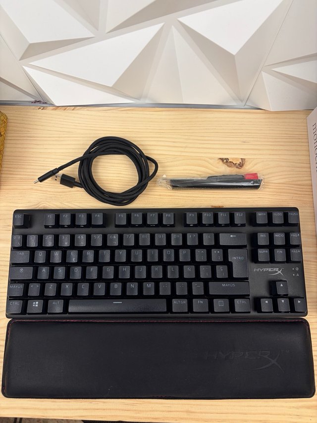 Teclado HyperX Alloy Origins Core PBT Switch Red