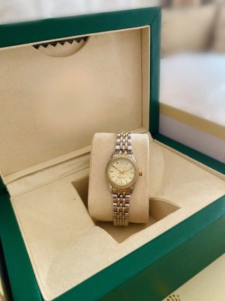 Reloj de pulsera bicolor