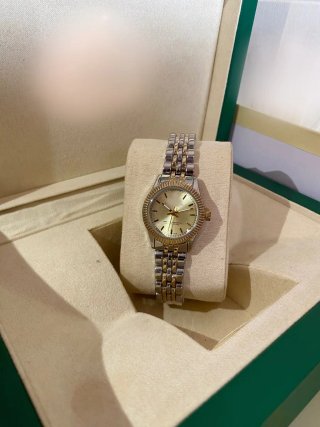 Reloj de pulsera bicolor
