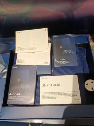 PS4 Pro 2TB Edición Limitada 500 Millones