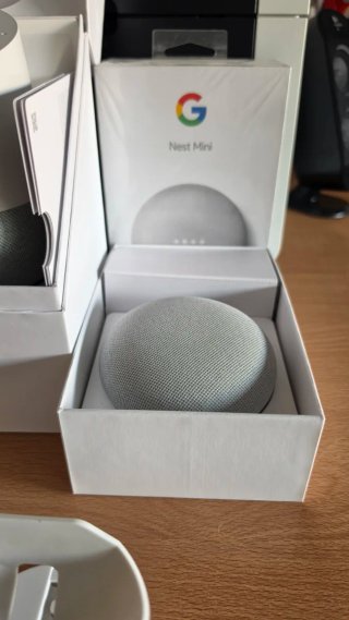 Altavoces Google Home y Nest Mini
