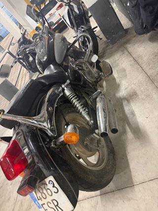 Moto 125cc Cruiser Negra y Blanca