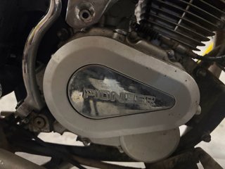 Moto 125cc Cruiser Negra y Blanca