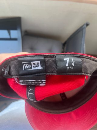 Gorra New Era LA Roja