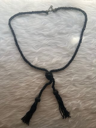 Tarro con joyas variadas