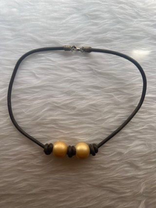 Tarro con joyas variadas