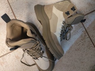 Botas Zara Beige y Blanco Talla 39